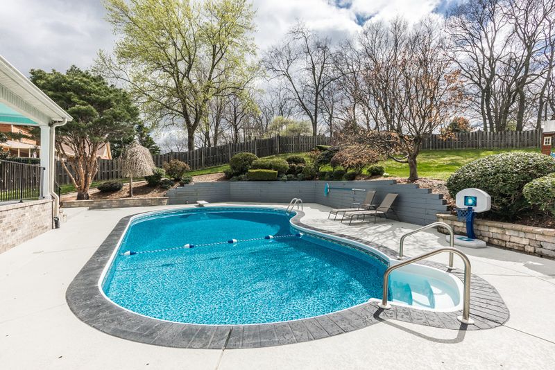 1302 Primrose Trl, Mount Juliet, TN 37122