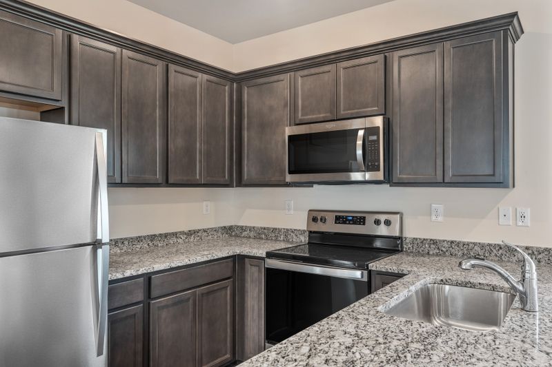 4067 Cody Dr, La Vergne, TN 37086