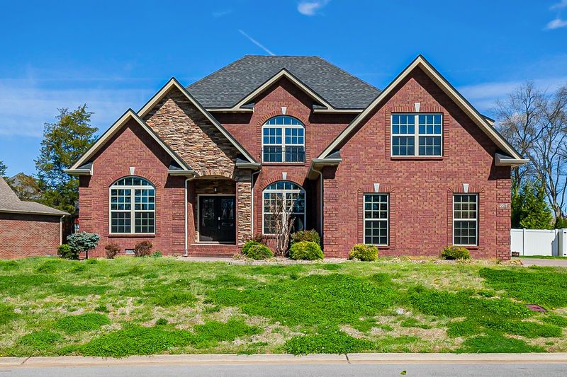 2035 Higgins Ln, Murfreesboro, TN 37130