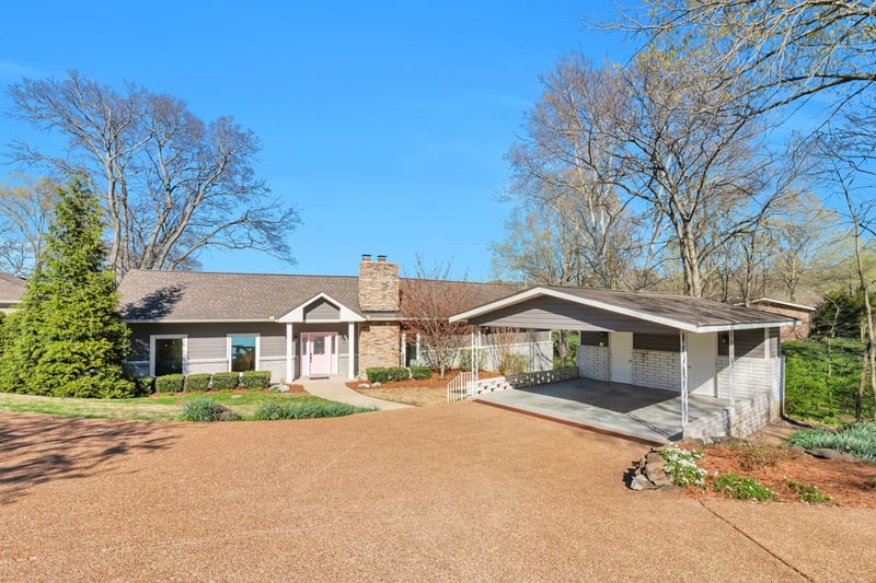 728 General Kershaw Dr, Old Hickory, TN 37138
