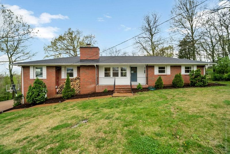 443 Kinhawk Dr, Nashville, TN 37211