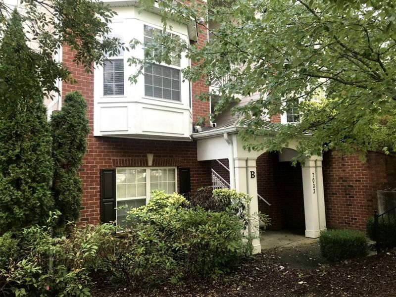 7003 Lenox Village Dr #8, Nashville, TN 37211