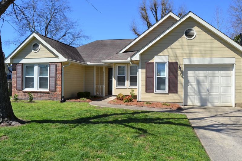 106 Agee Ct, Hendersonville, TN 37075