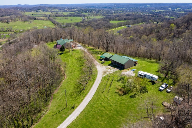2037 Peach Orchard Rd, Culleoka, TN 38451