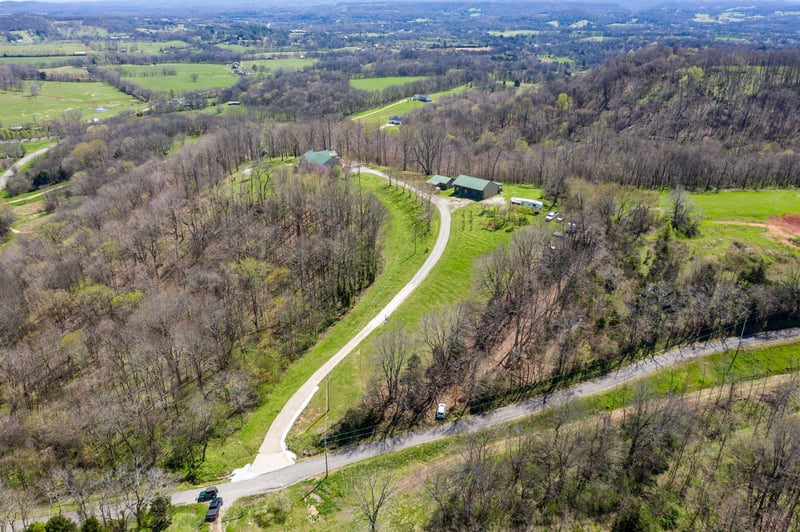 2037 Peach Orchard Rd, Culleoka, TN 38451