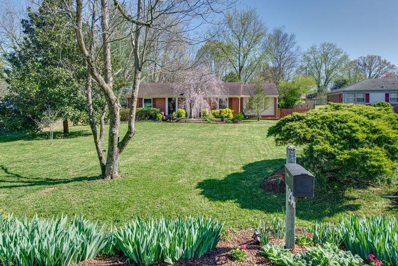 2145 Guaranty Dr, Nashville, TN 37214