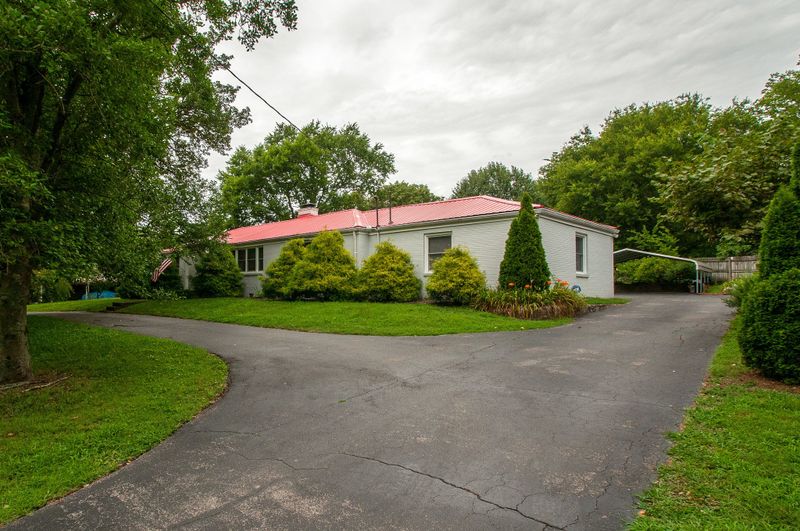 850 Summerly Dr, Nashville, TN 37209