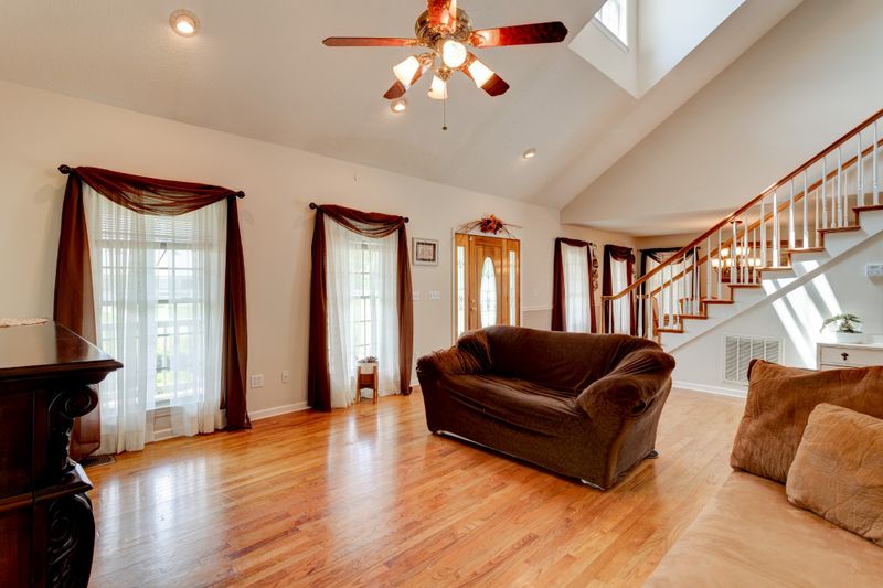 2318 Mud Cat Rd, Adams, TN 37010