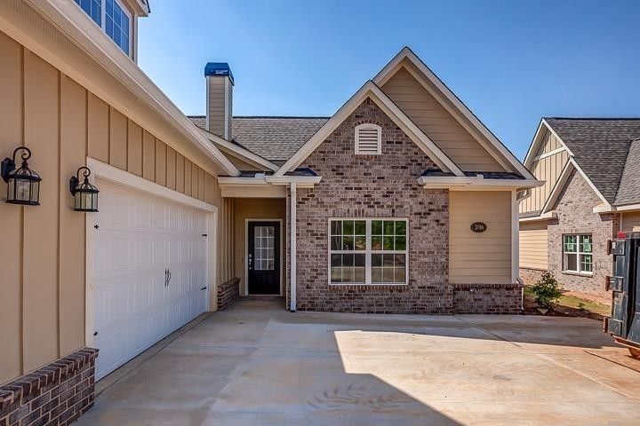 2313 Stonecenter Ln, Murfreesboro, TN 37128