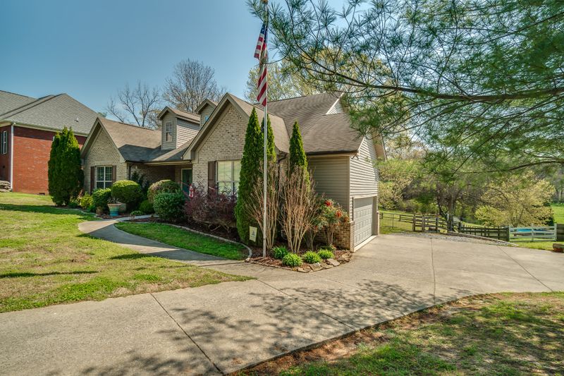 1047 Stanley Dr, Mount Juliet, TN 37122