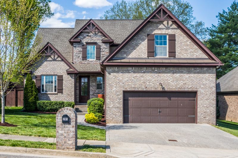 201 Valley Bend Dr N, Nashville, TN 37214