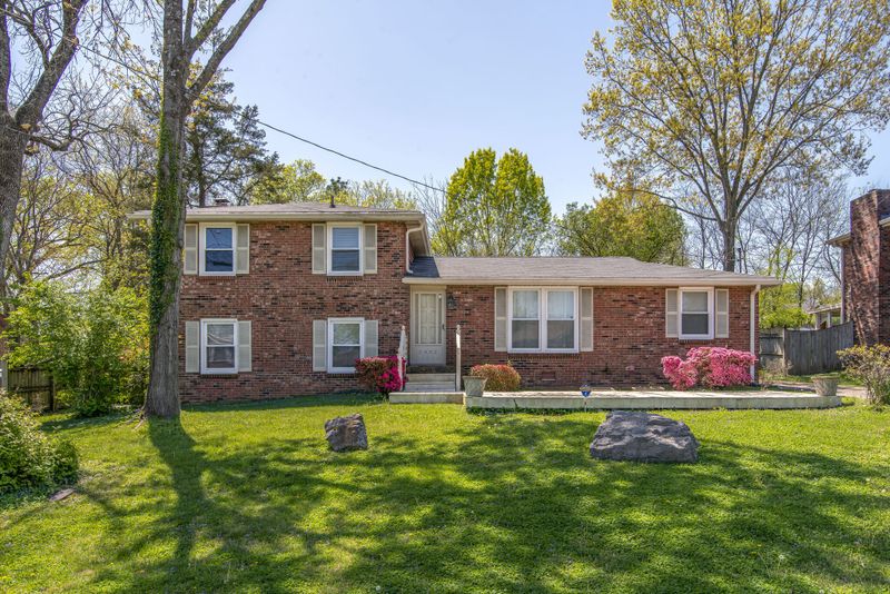 2952 Edge Moor Dr, Nashville, TN 37217