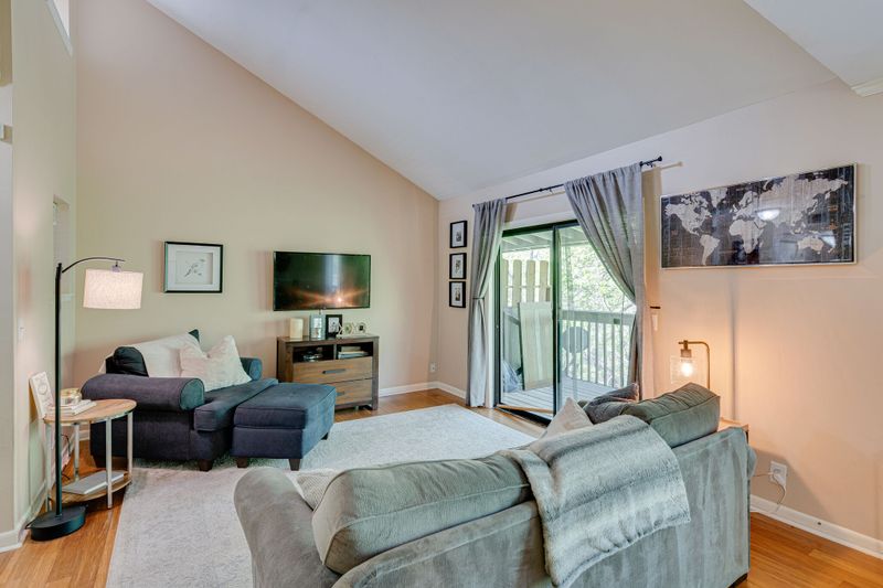 231 Summit Ridge Dr, Nashville, TN 37215
