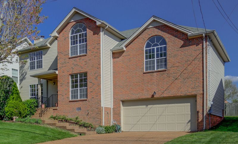 2761 Call Hill Rd, Nashville, TN 37211