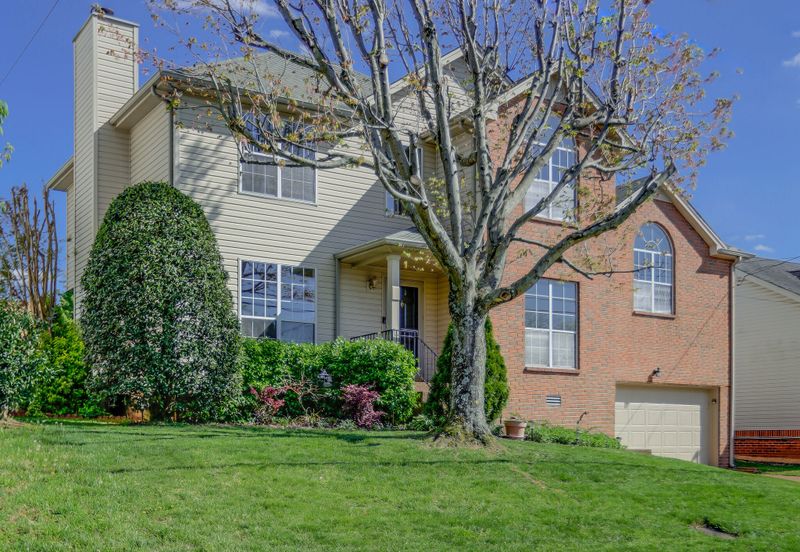 2761 Call Hill Rd, Nashville, TN 37211