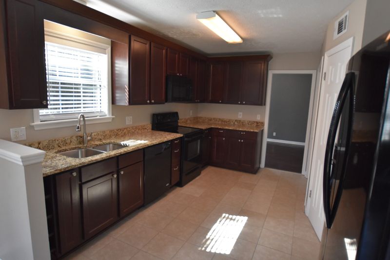 151 Agee Cir E, Hendersonville, TN 37075
