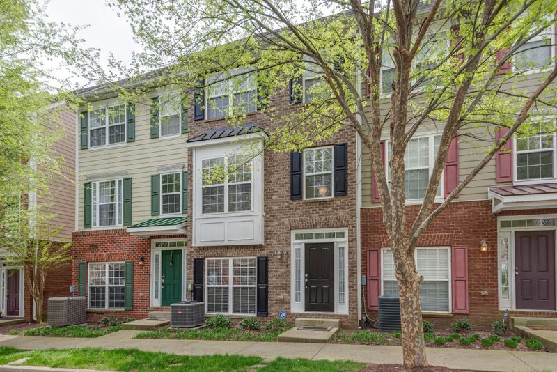 8228 Lenox Creekside Dr, Antioch, TN 37013