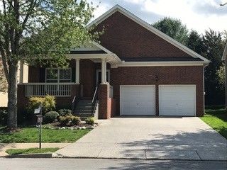 1018 Dunrobin Dr, Franklin, TN 37067