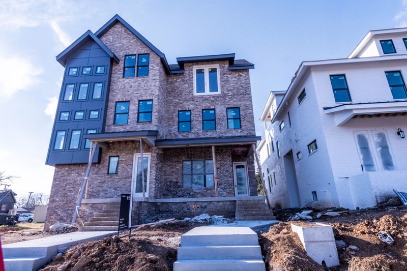 910 6th St N #B, Nashville, TN 37207