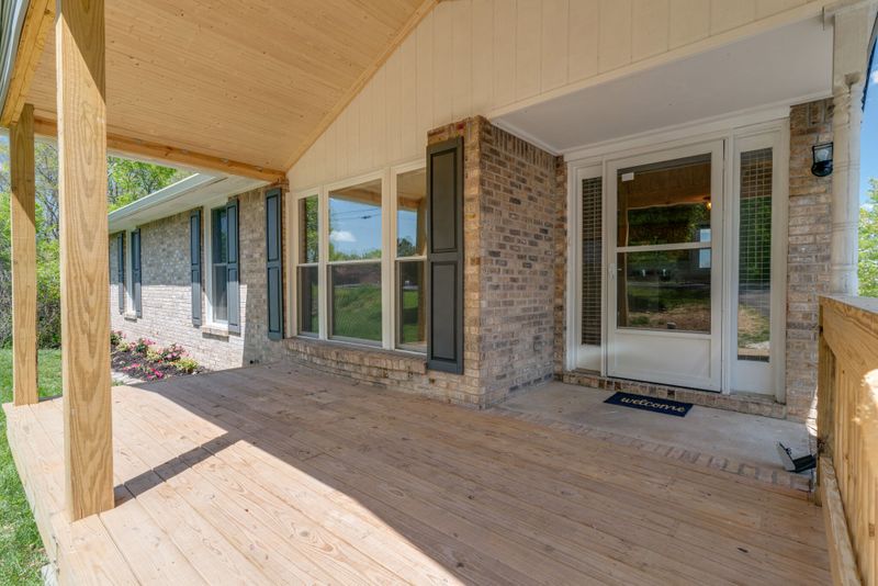 2500 17th Ave E, Springfield, TN 37172
