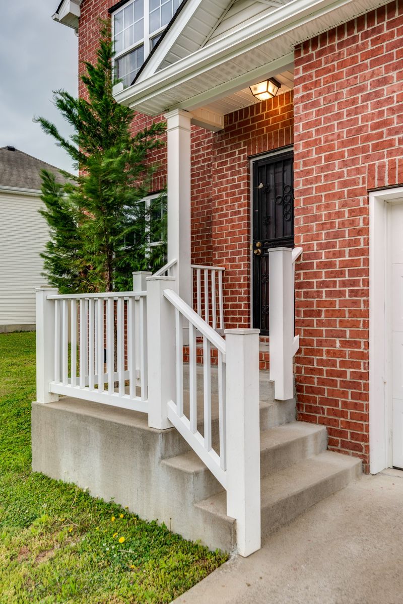 1724 Bridgecrest Dr, Antioch, TN 37013