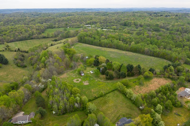 2884 Williamsport Pike, Columbia, TN 38401