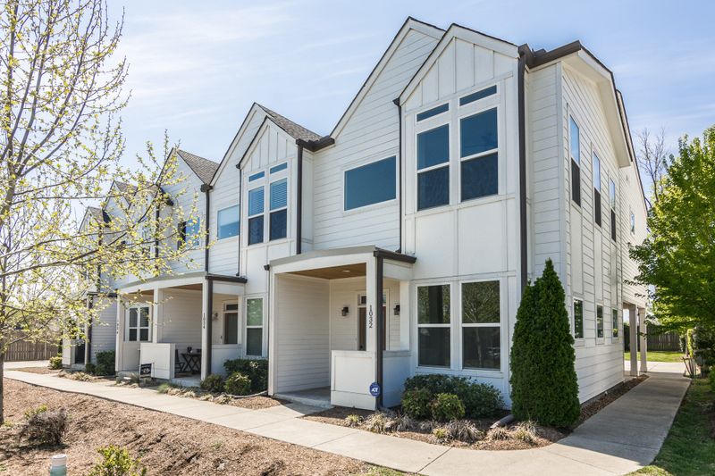 1032 Maynor St, Nashville, TN 37216