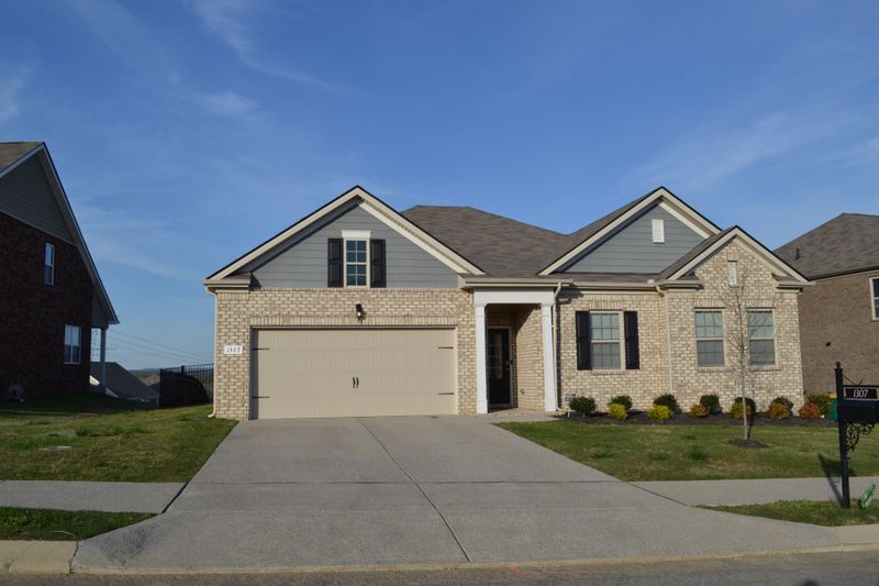 1307 Sylvan Park Dr, Spring Hill, TN 37174