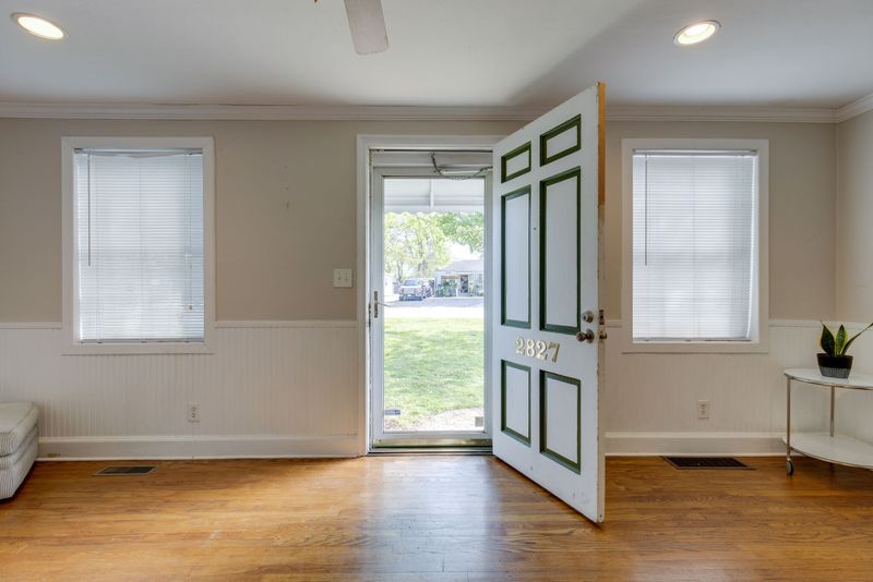 2827 Azalea Pl, Nashville, TN 37204