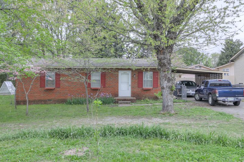 1211 Warren St, Murfreesboro, TN 37129