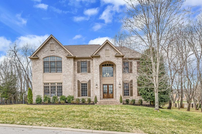 1101 Meadow Bridge Ln, Arrington, TN 37014