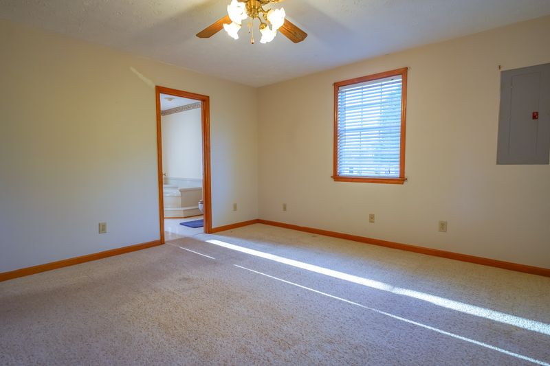 7442 Burleson Ln, Murfreesboro, TN 37129