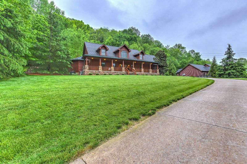 8841 Mccrory Ln, Nashville, TN 37221