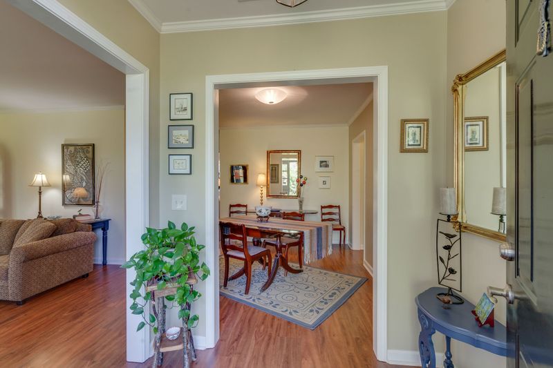 8546 Sawyer Brown Rd, Nashville, TN 37221