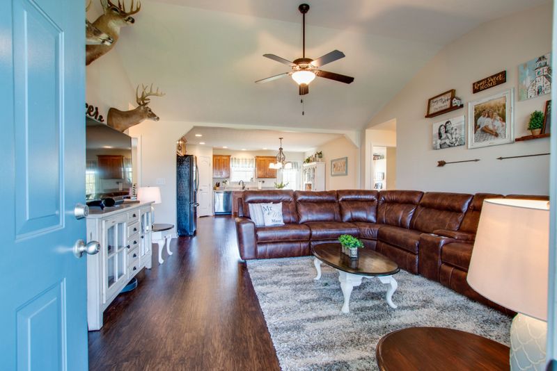 2016 Eisley Ln, Columbia, TN 38401