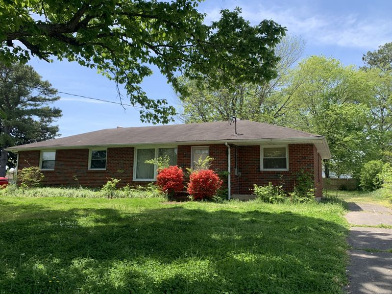1810 Cloverleaf Dr, Nashville, TN 37216