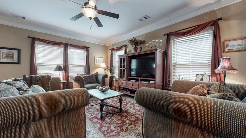 2815 Sterlingshire Dr, Murfreesboro, TN 37128