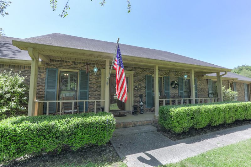 1031 Valley Forge Dr, Arrington, TN 37014