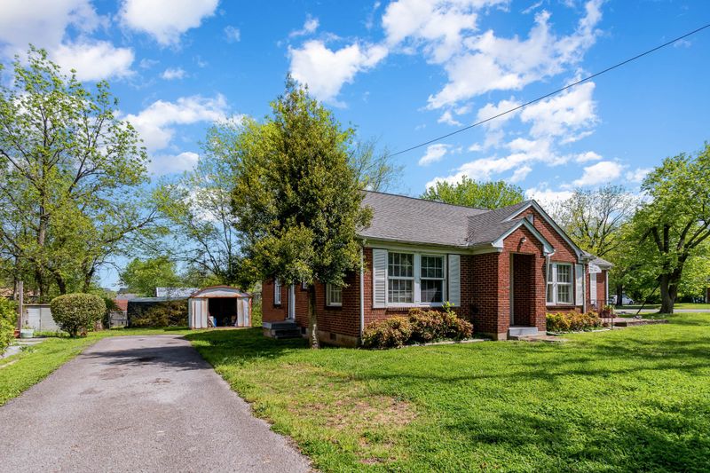 921 Solley Dr, Nashville, TN 37216