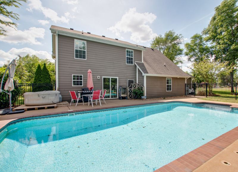 726 Silverhill Dr, Murfreesboro, TN 37129