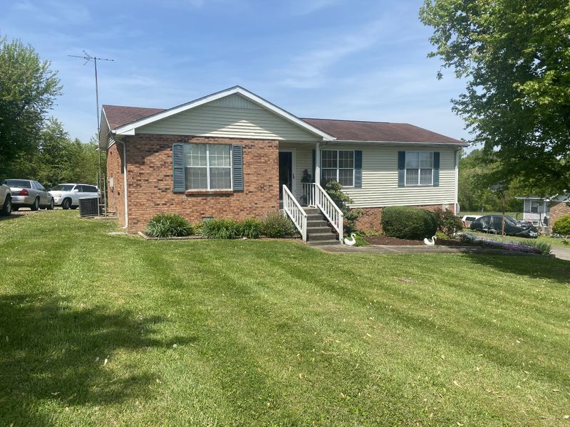 4408 Brownstone Dr, Cross Plains, TN 37049