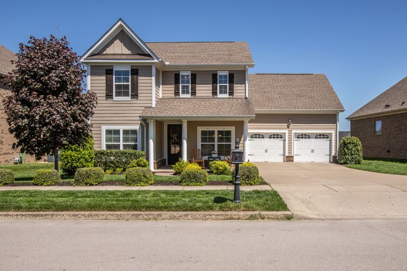 2632 Paddock Park Dr, Thompsons Station, TN 37179