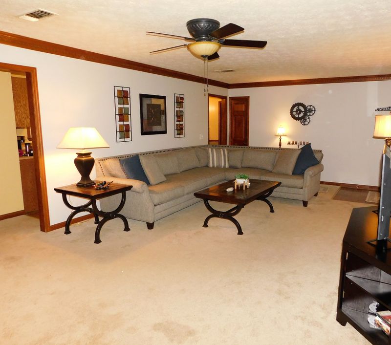 130 Paradise Dr, Hendersonville, TN 37075