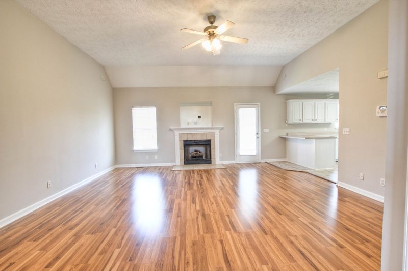 1011 Compton Rd, Murfreesboro, TN 37130
