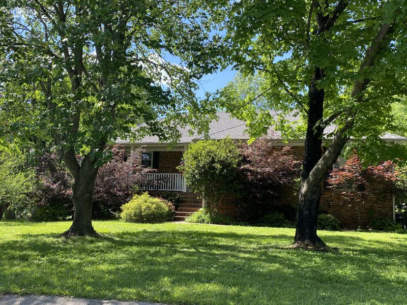2315 Crown Hill Dr, Murfreesboro, TN 37129