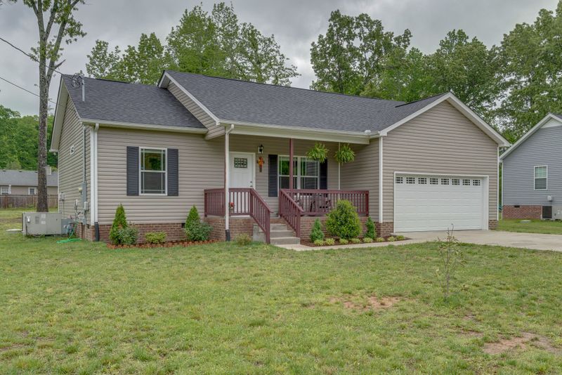 311 Brazzell Ave, Dickson, TN 37055