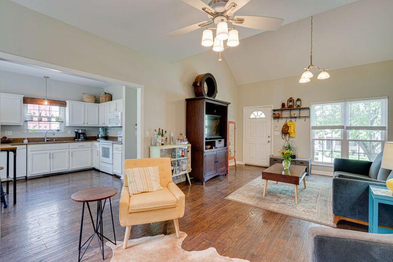 7712 Poplar Ridge Dr, Nashville, TN 37221
