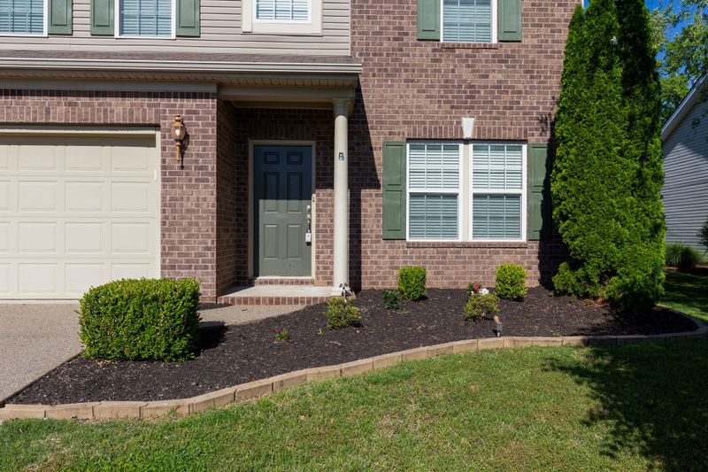 1025 Daniel Ln, Spring Hill, TN 37174