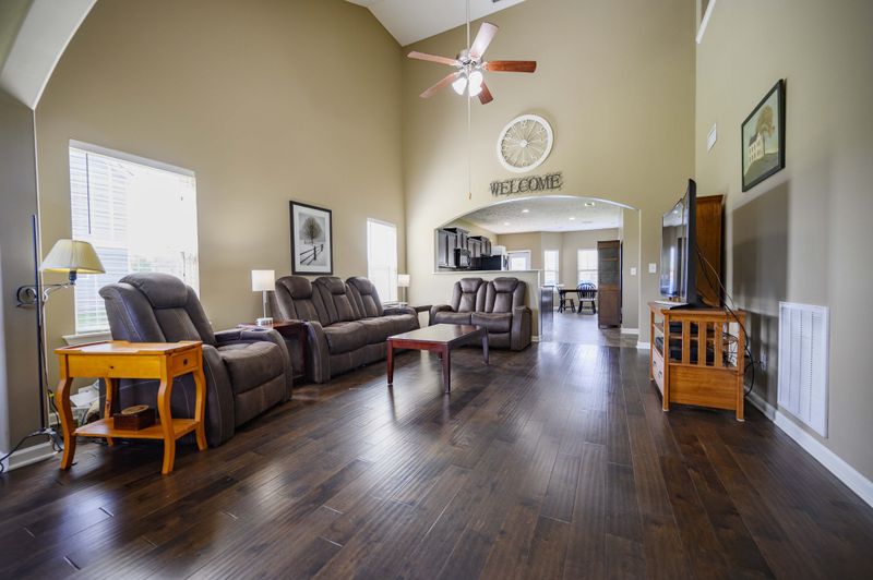 635 Creekbend Ln, Murfreesboro, TN 37129