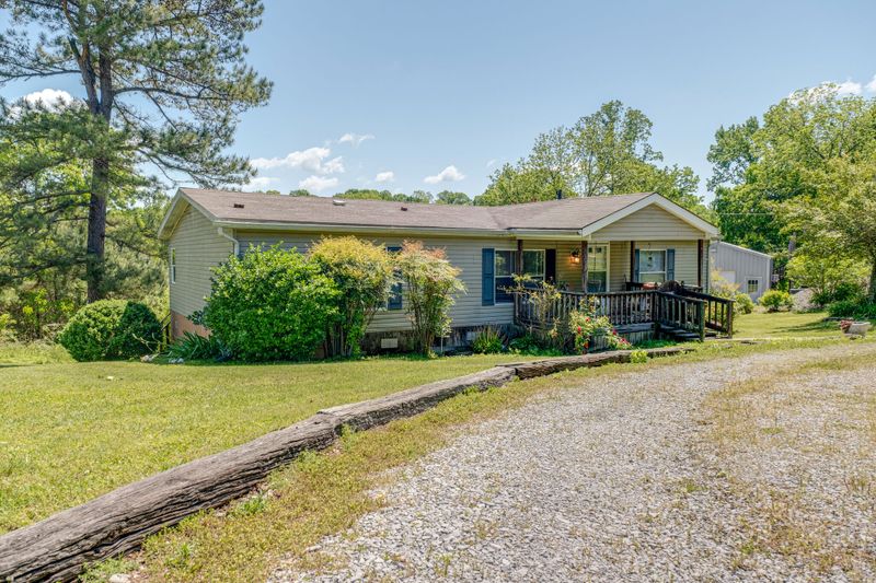 938 Pack Rd, White Bluff, TN 37187